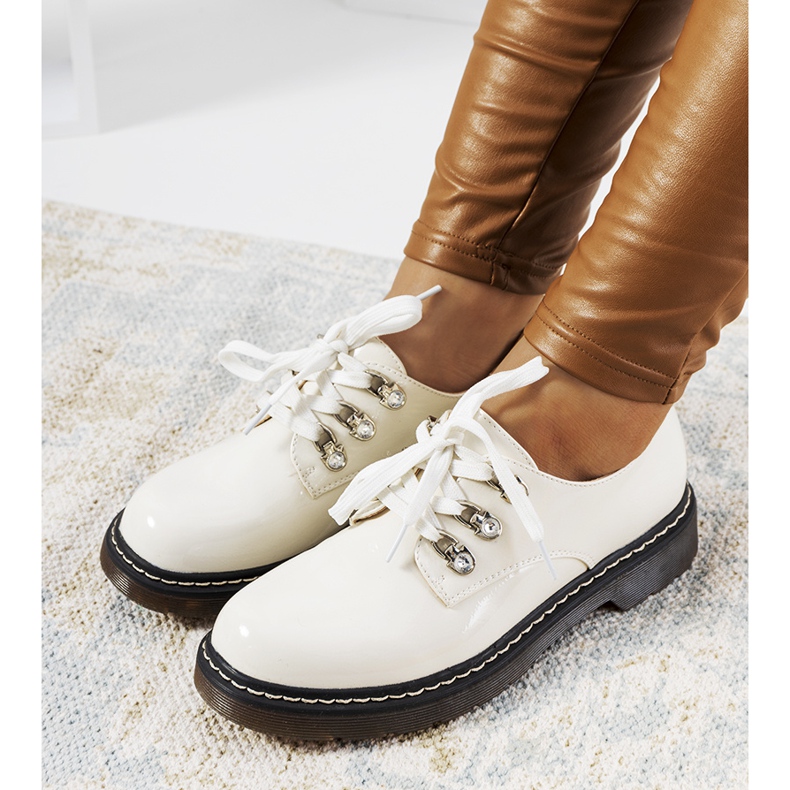 Scarpe laccate bianche di Kristina bianco 1