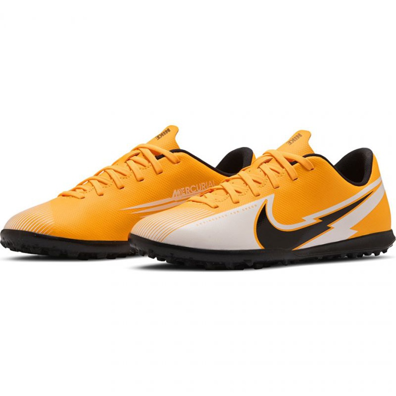 Nike Mercurial Vapor 13 Club Tf Jr AT8177 801 scarpe da calcio multicolore giallo 1