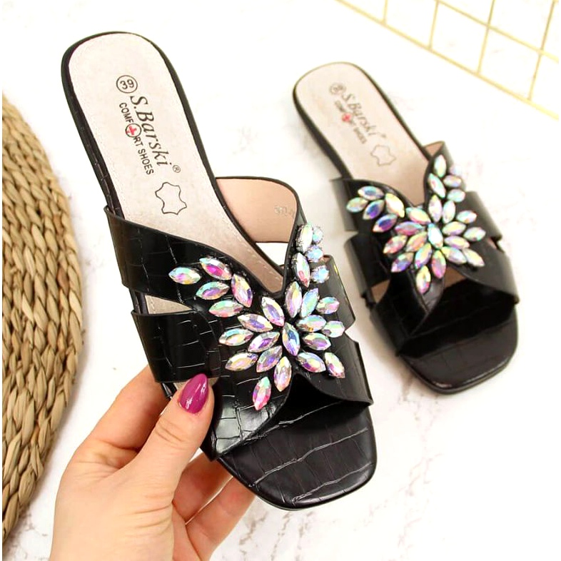 Pantofole nere con pietre S. Bararski W OLI104 nero 1
