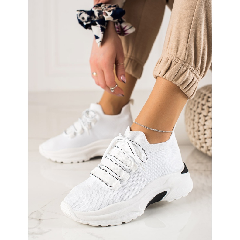 Camo Comode scarpe sportive sulla piattaforma bianca 1