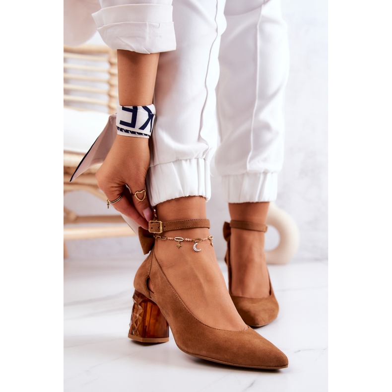 Décolleté in camoscio con fiocco Maciejka 05059-29 Marrone 2