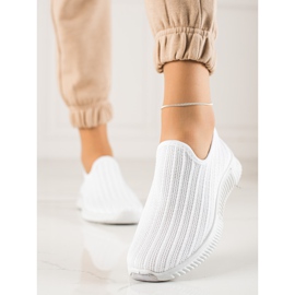 TRENDI Comode scarpe da ginnastica slip-on bianca 1