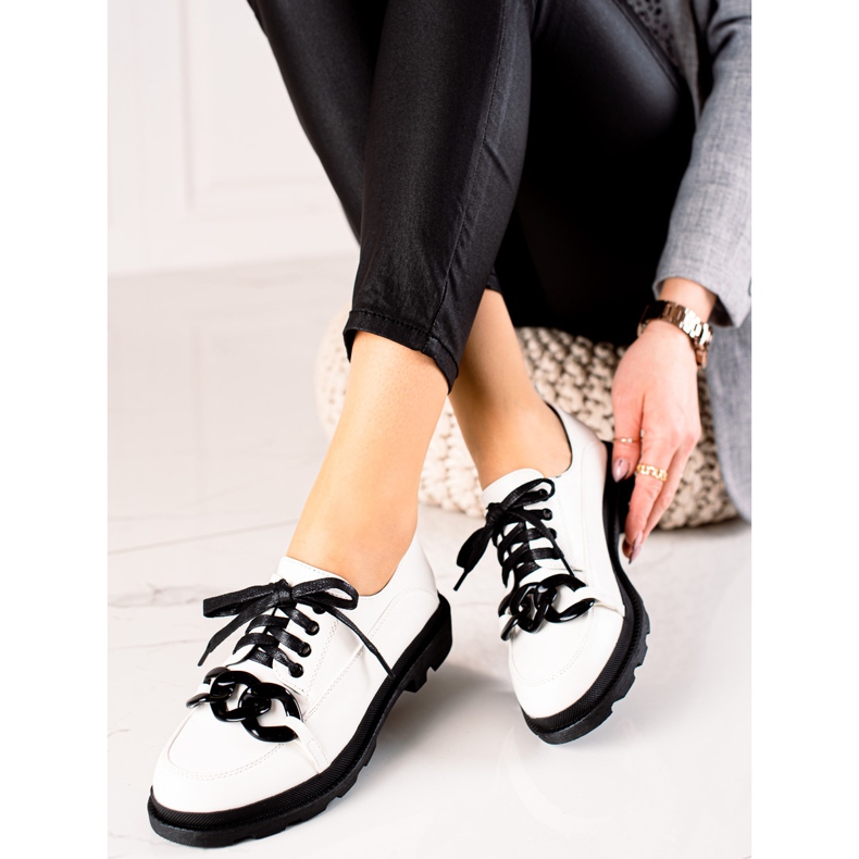 Goodin Scarpe stringate con ornamento bianco 2