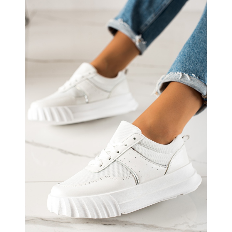 TRENDI Sneakers sportive sulla piattaforma bianca 2