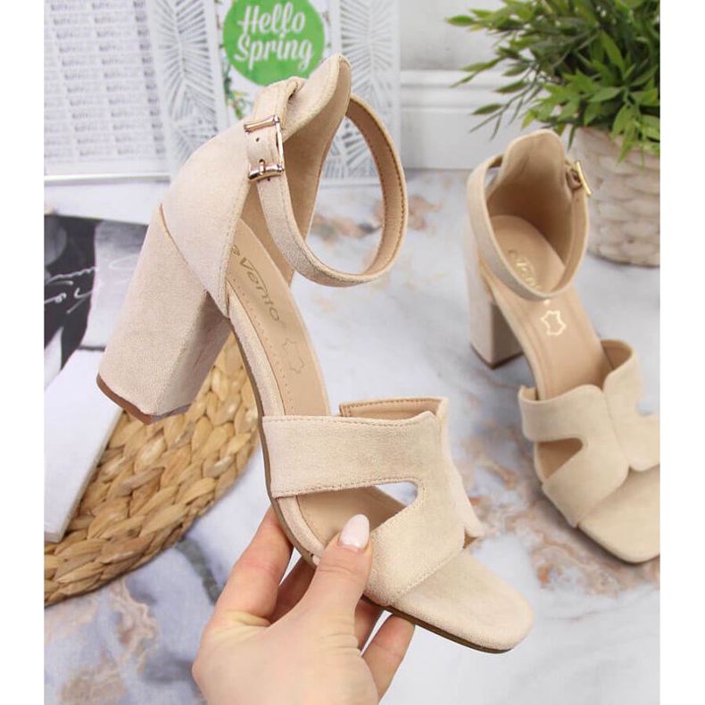 Sandali sul palo di eVento W EVE344A beige 1