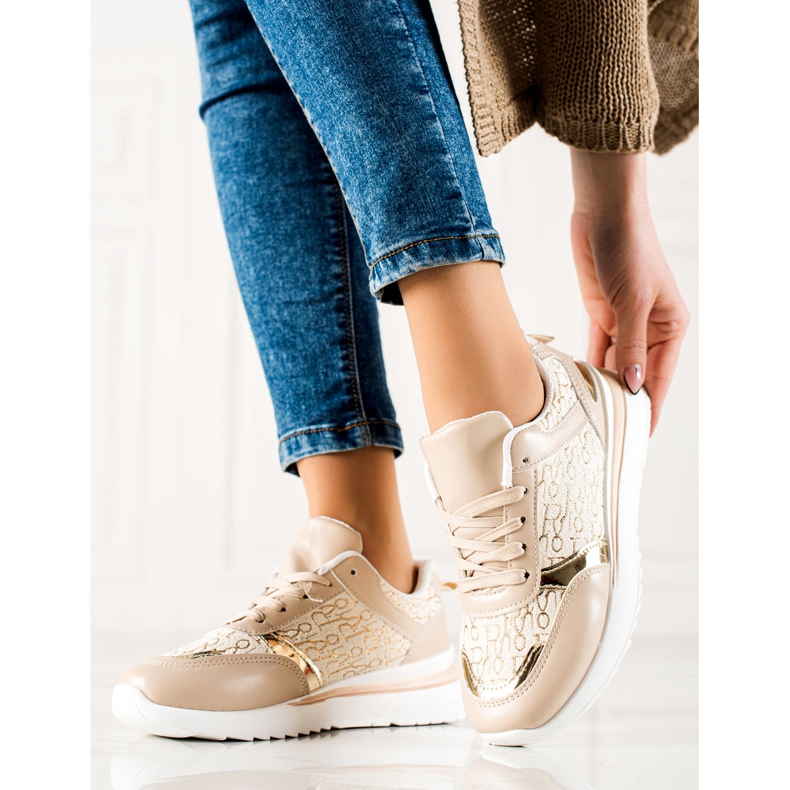 TRENDI Comode scarpe da ginnastica beige 1