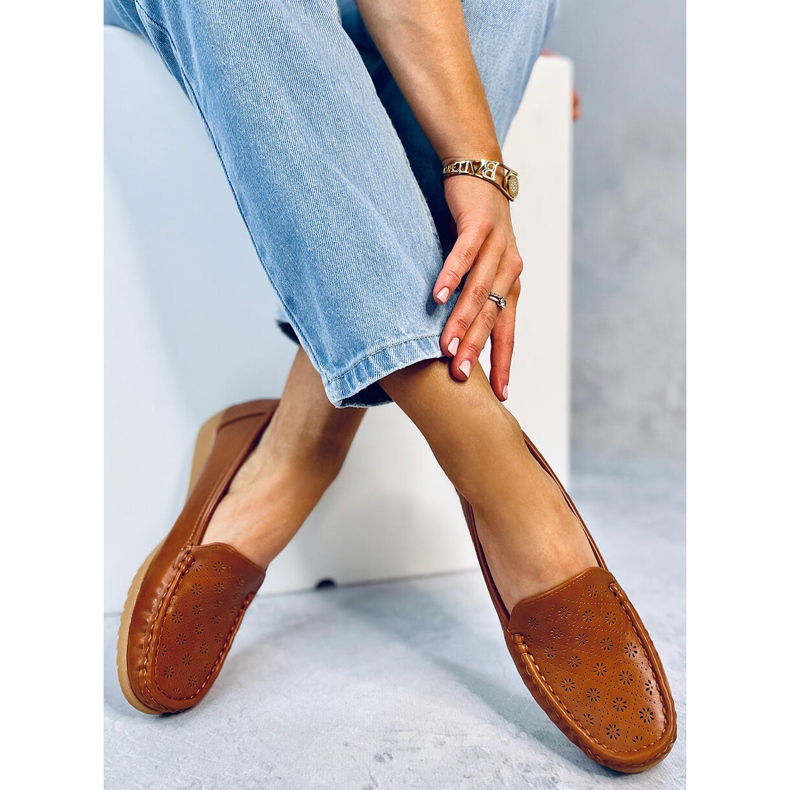Mocassini da donna traforati Cukki Camel marrone 2