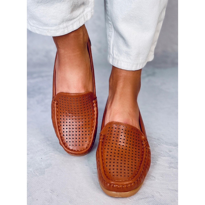 Mocassini traforati da donna Ilin Camel marrone 1
