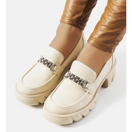 Mocassini beige su una spessa suola Ruth 1