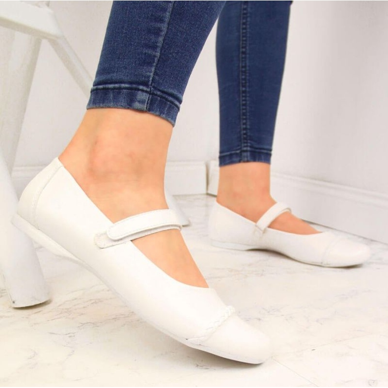 Ballerine in velcro per Comunione Kornecki Jr KOR6271 bianche bianco 2