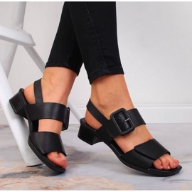 Sandali in pelle su un blocco Rieker W 62663-01 nero 2