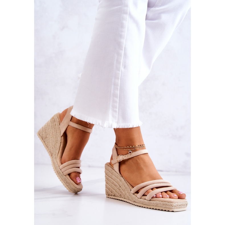 FJ1 Sandali con zeppa in pelle scamosciata beige della Louisiana 1