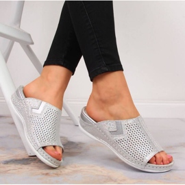 Ciabatte in pelle sulla zeppa S. Barski W OLI163A argento d'argento 2