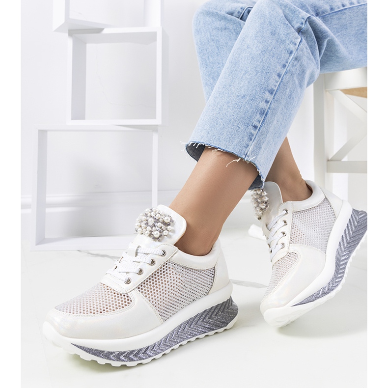Sneakers olografiche bianche di Saggers bianca 1