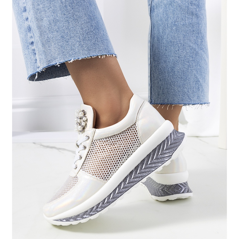 Sneakers olografiche bianche di Saggers bianca 2