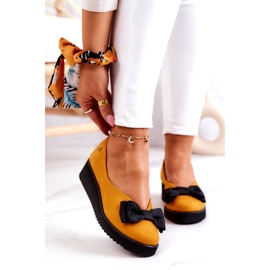 Ballerine in camoscio sulla piattaforma Maciejka 05062-07 Giallo 1