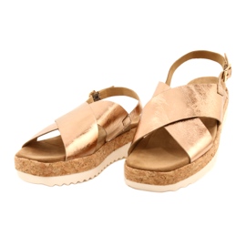 Sandali in pelle da donna Caprice sulla piattaforma 9-28712 933 Gold rosa d'oro 2