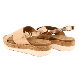 Sandali in pelle da donna Caprice sulla piattaforma 9-28712 933 Gold rosa d'oro 5