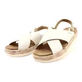 Sandali in pelle Caprice sulla piattaforma 9-28712 102 Bianco 2