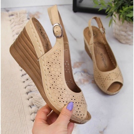 Sandali con zeppa eVento W EVE349B beige 1