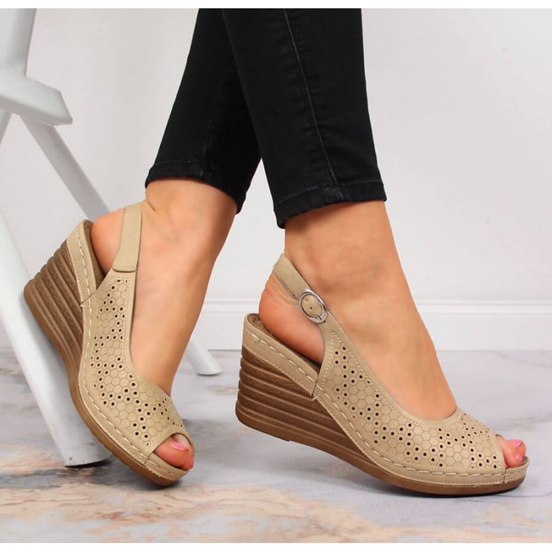 Sandali con zeppa eVento W EVE349B beige 2