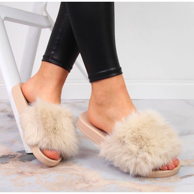 Ciabatte in pelliccia beige Vinceza W JAN97B 2