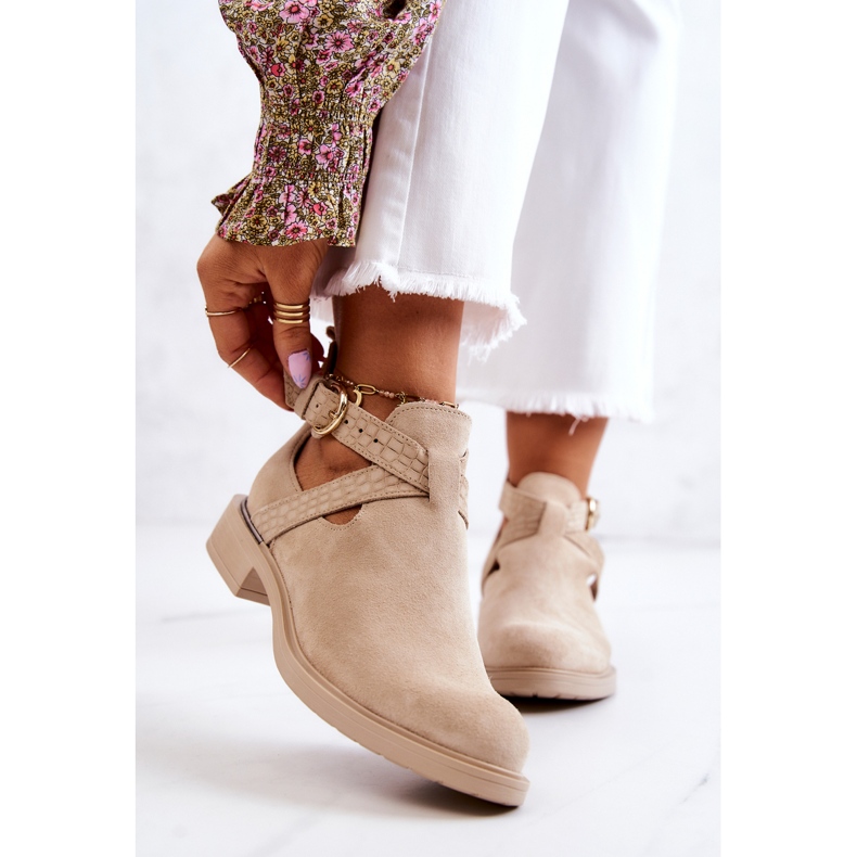 PL5 Stivaletti in pelle da donna con un Ramos beige chiaro ritagliato 1