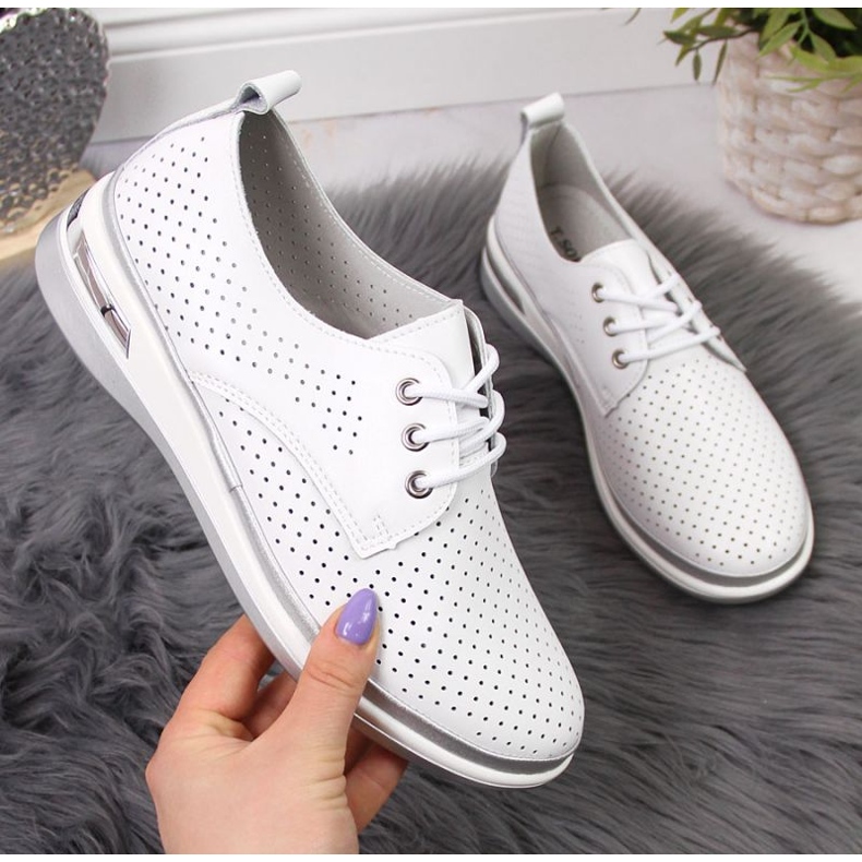 Scarpe in pelle traforate T.Sokolski W SCA154 bianco 1