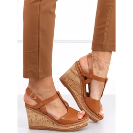 Sandali con zeppa Nancy Camel marrone 1