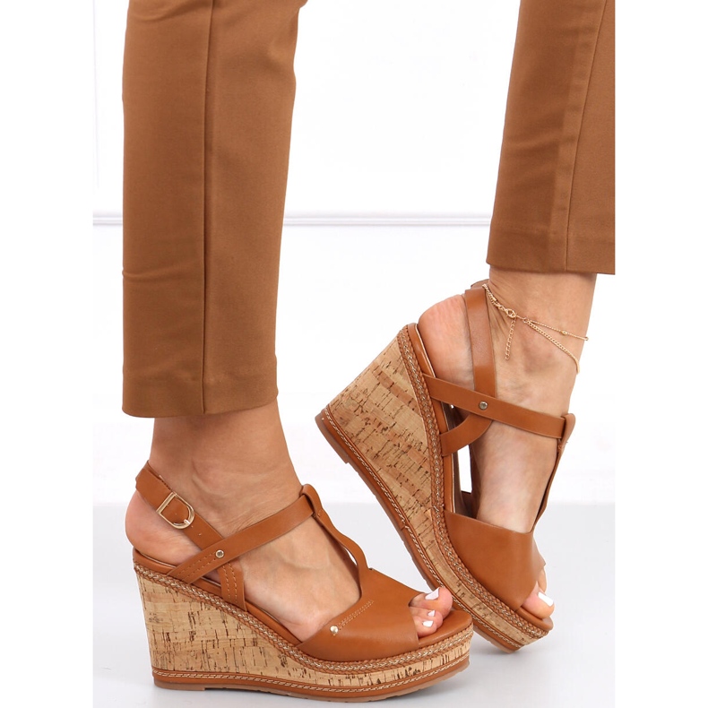 Sandali con zeppa Nancy Camel marrone 1