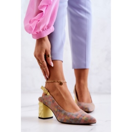 Décolleté in camoscio su un post Maciejka 05427-39 Multicolor multicolore giallo 1