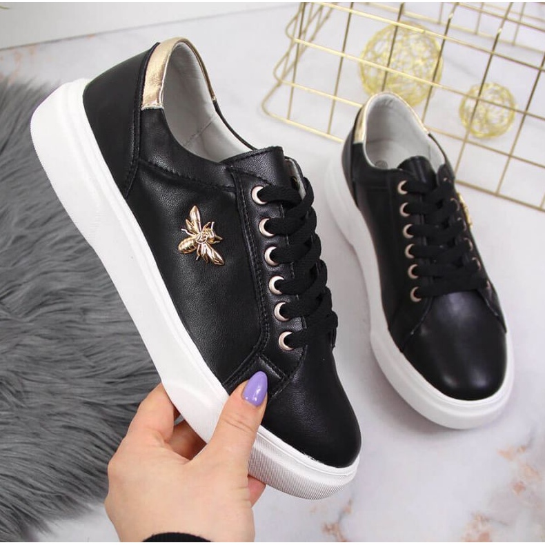 Scarpe in pelle sulla piattaforma Vinceza W JAN119A nero 1
