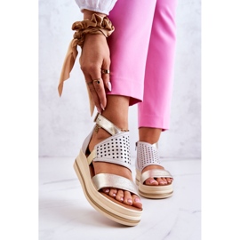 Sandali con zeppa in pelle Maciejka 05356-25 Beige e oro d'oro 1