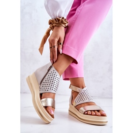 Sandali con zeppa in pelle Maciejka 05356-25 Beige e oro d'oro 2