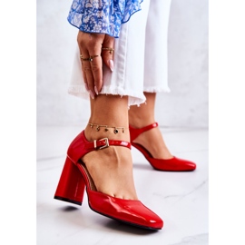 PG1 Pompe Laccate Alla Moda Su Un Bar Maoris Rosso 1