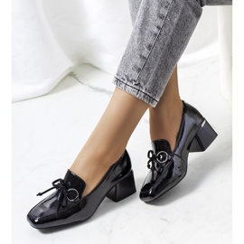 Scarpe col tacco alto laccate nere di Monisha nero 1