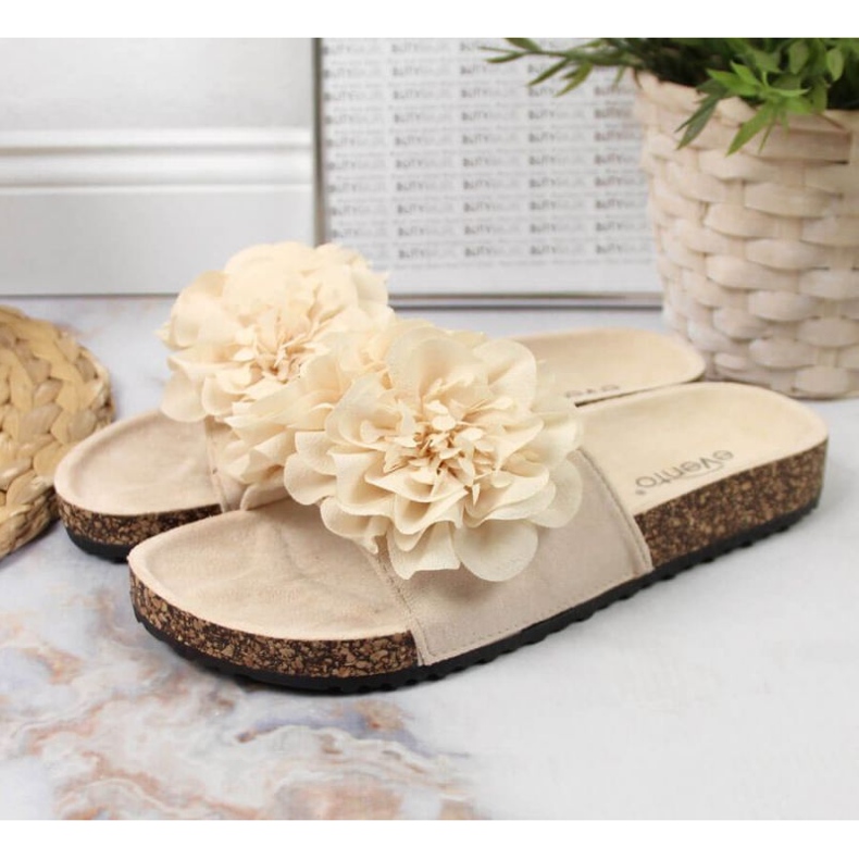 Ciabatte Beige Con Fiori In eVento 2
