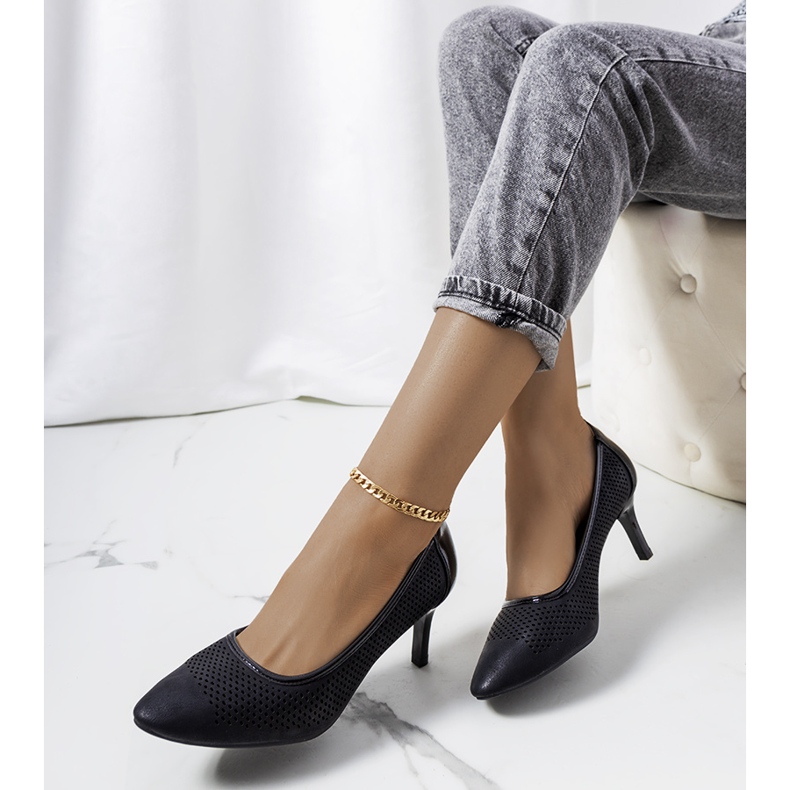 Décolleté nere traforate su tacco a stiletto Carling nero 1
