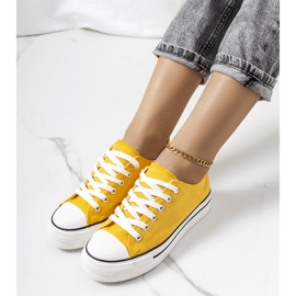 Sneakers gialle sulla piattaforma Wessel giallo 1
