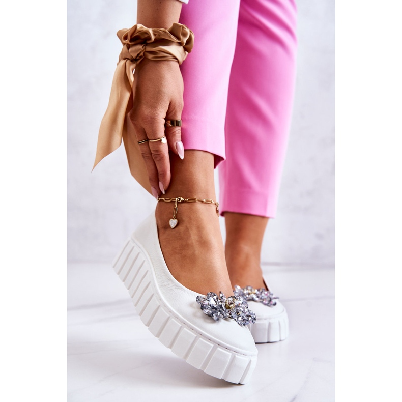 PA2 Ballerine In Pelle Su Una Piattaforma Con Un Ornamento Ladette Bianco 1