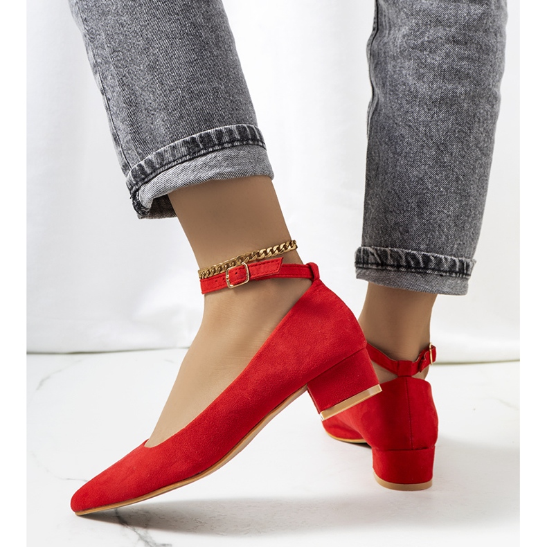 Décolleté rosse sul pilastro Samira rosso 1
