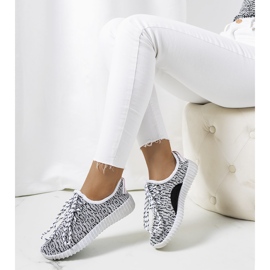 Calzini bianchi ricamati bianca nero 1