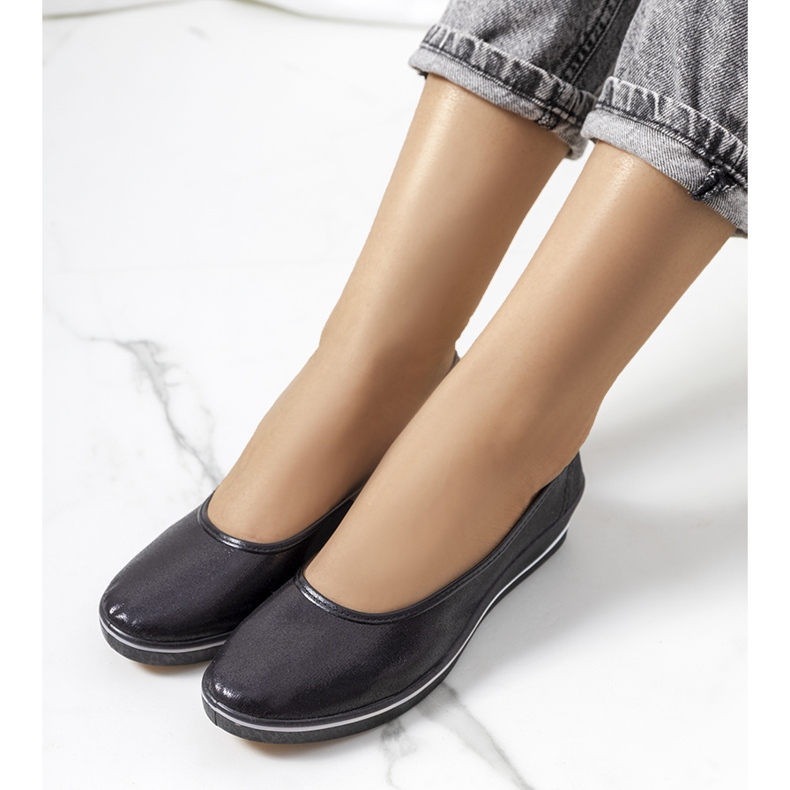 Sneakers nere lucide sulla zeppa Weide nero 1