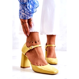 PG1 Pompe Laccate Alla Moda Su Una Barra Maoris Gialla giallo 4