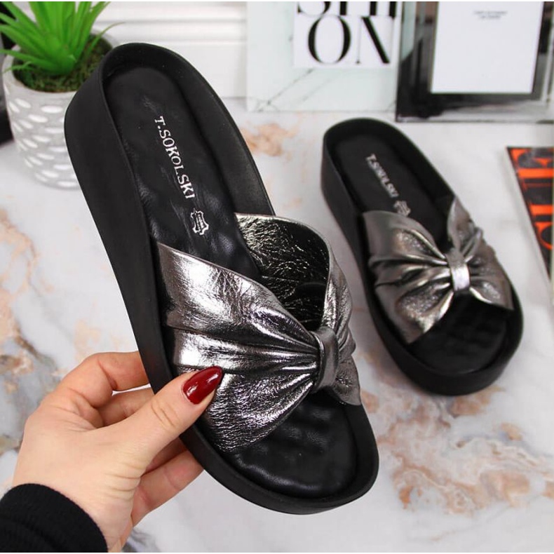 Ciabatte in pelle sulla zeppa T.Sokolski W SCA162B argento d'argento 1