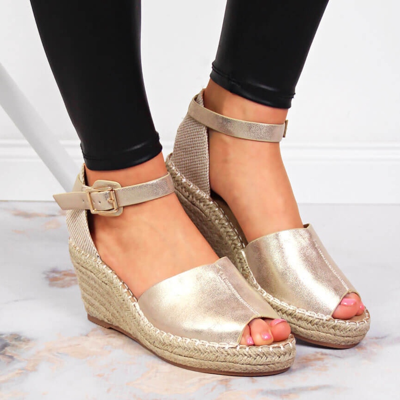 Sandali da donna espadrillas su zeppa oro eVento d'oro 1