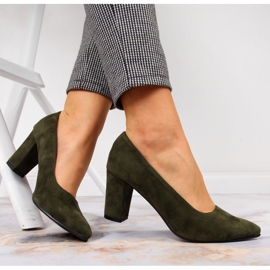Décolleté sul post scamosciato oliva Monique verde 1