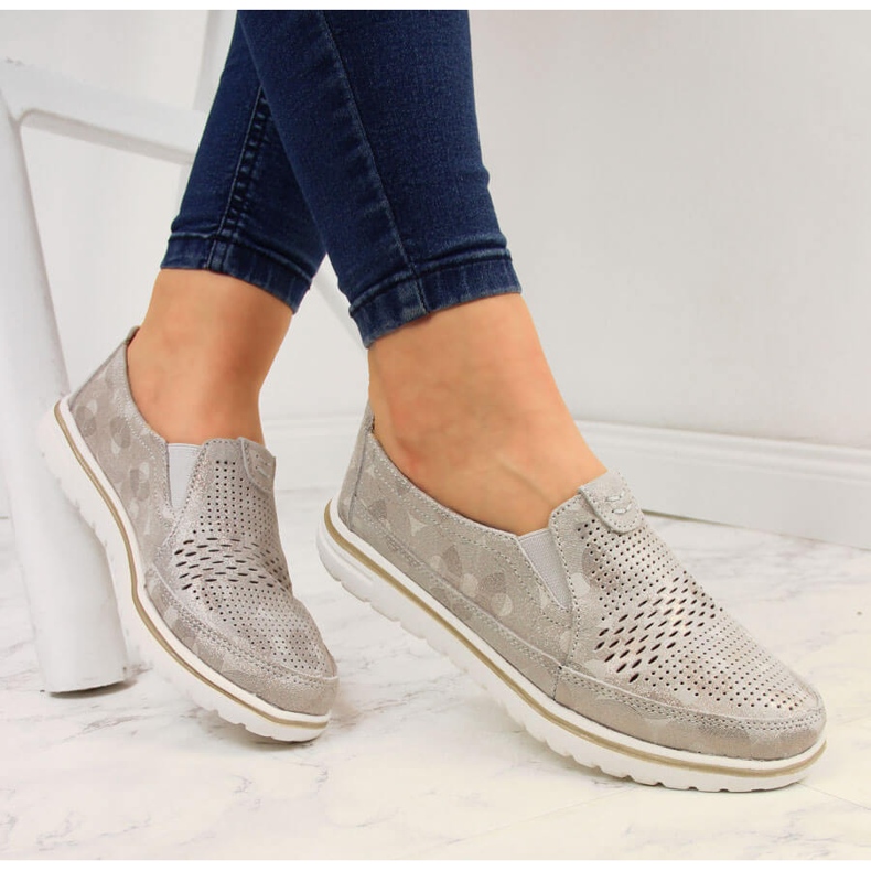 Scarpe da donna in pelle traforata oro Jezzi d'oro 1