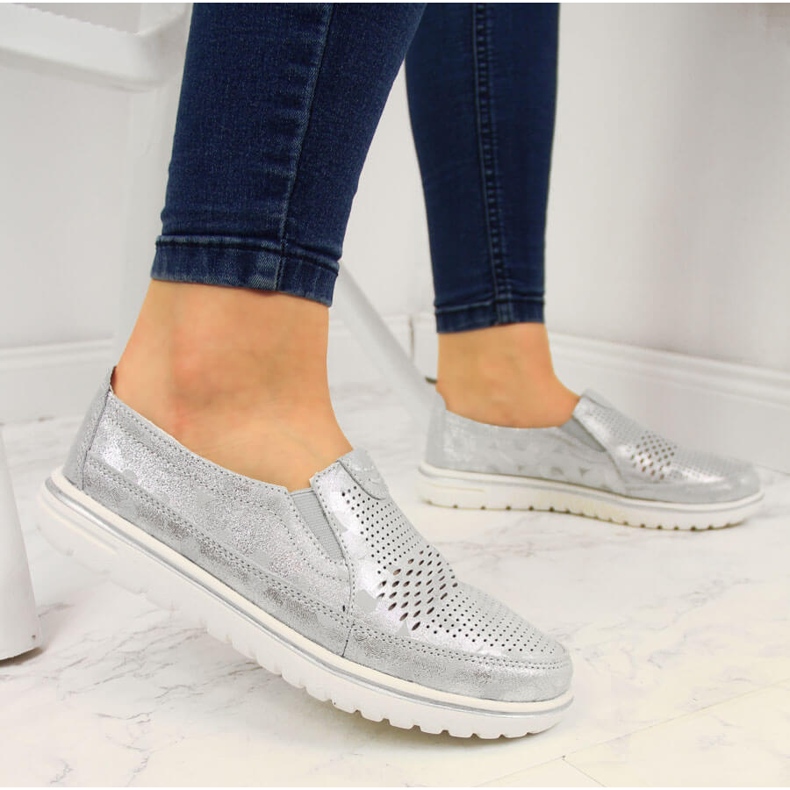 Scarpe da donna in pelle traforata argento Jezzi 2