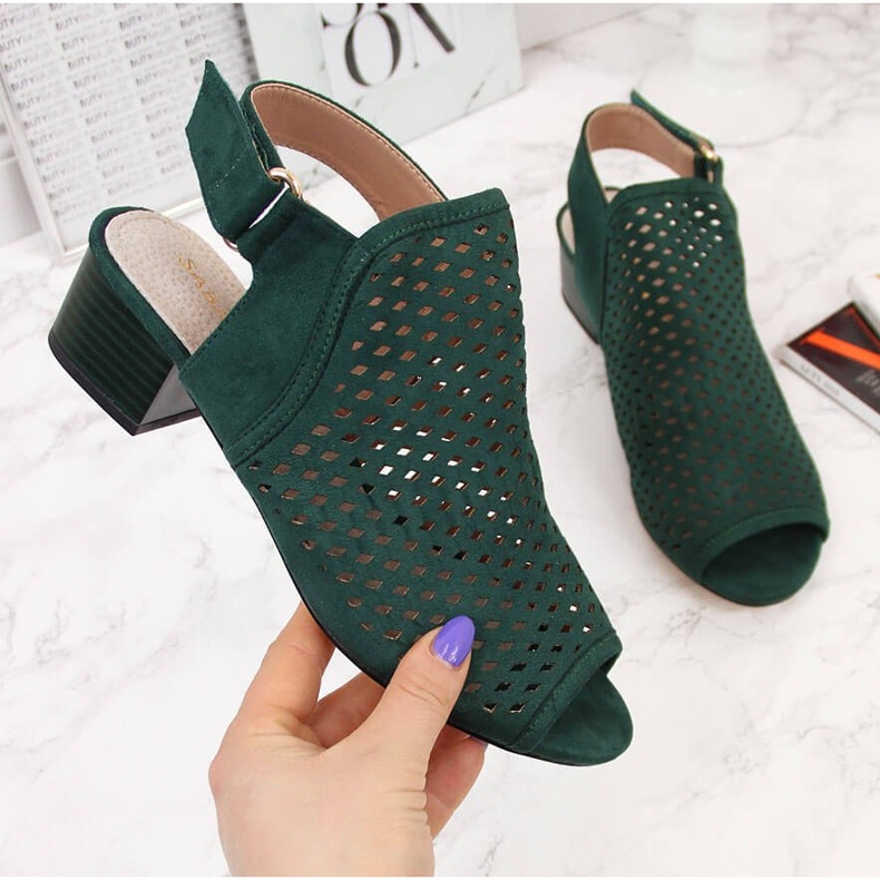 Sandalo da donna verde Sabatina traforato verde 2
